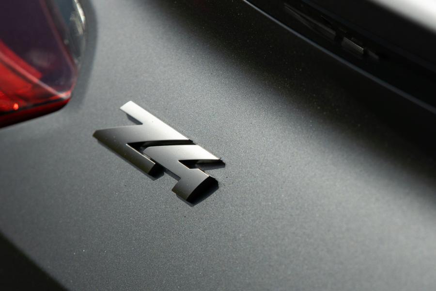 Логотип BMW Z4 M40i (G29) 2019 года  (NA) (фото 20 из 20)